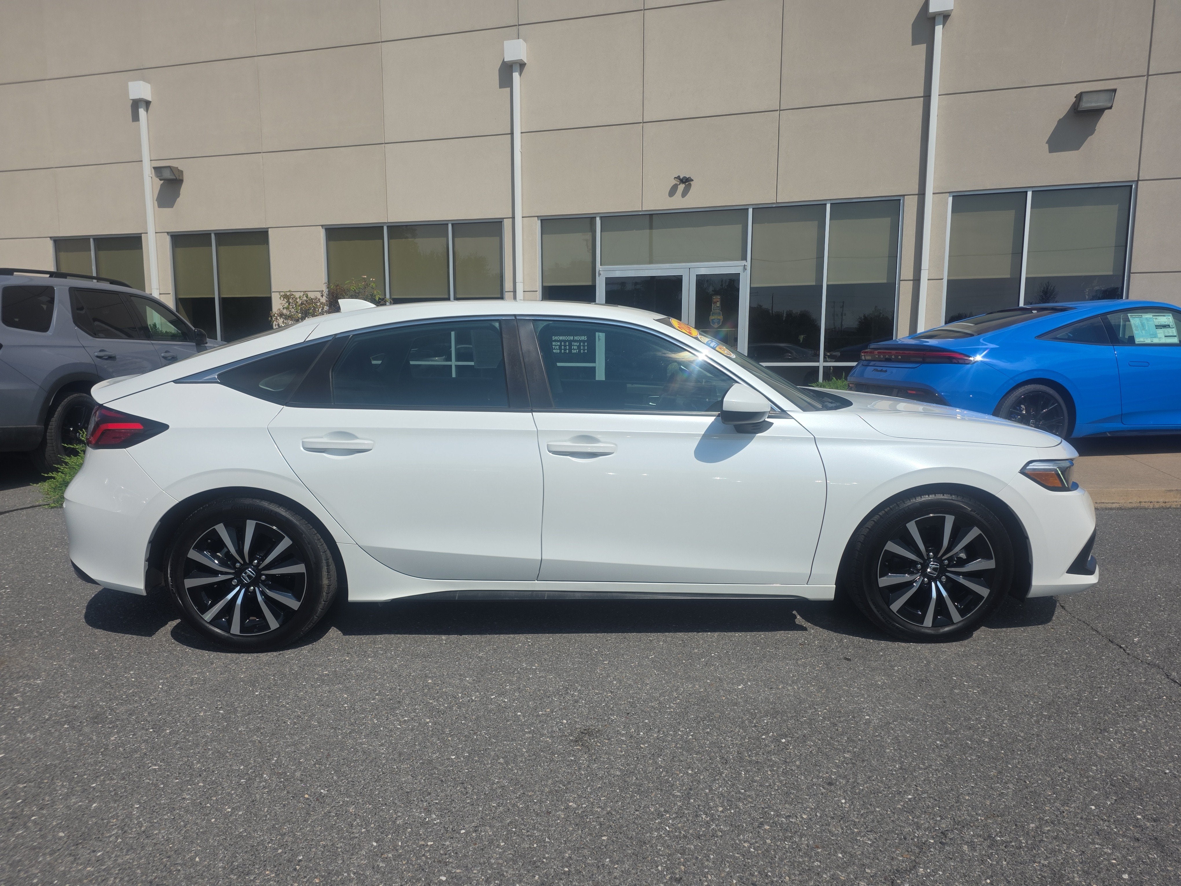 2024 Honda Civic Hatchback EX-L