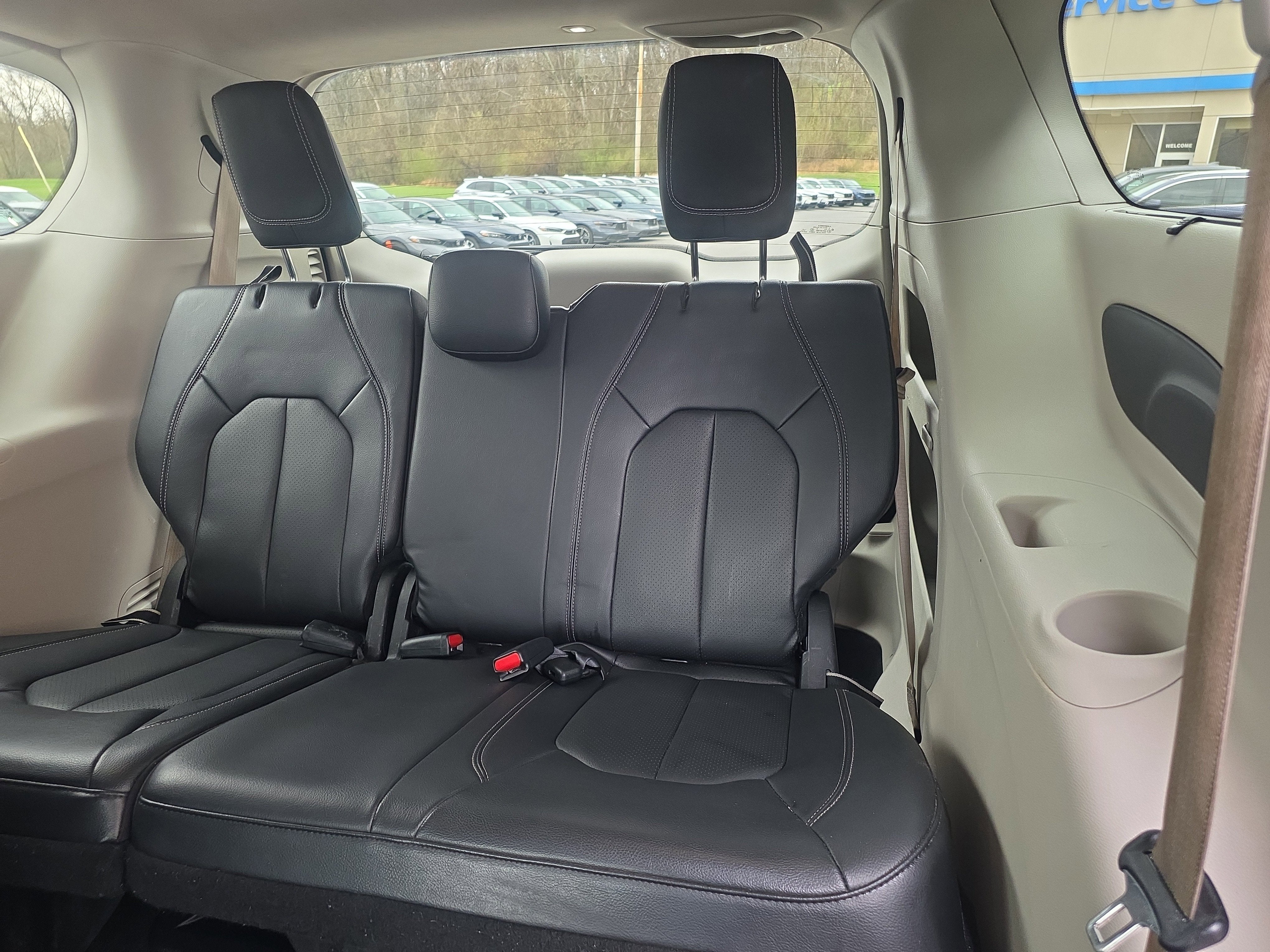 2022 Chrysler Pacifica Touring L
