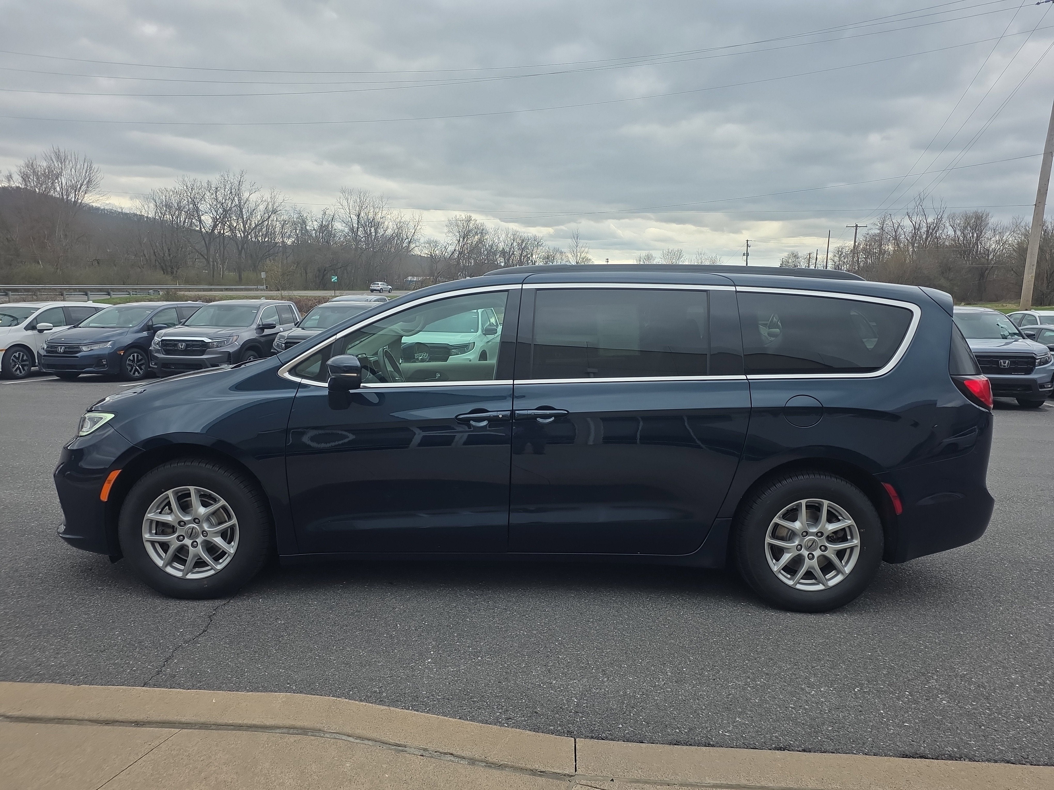 2022 Chrysler Pacifica Touring L
