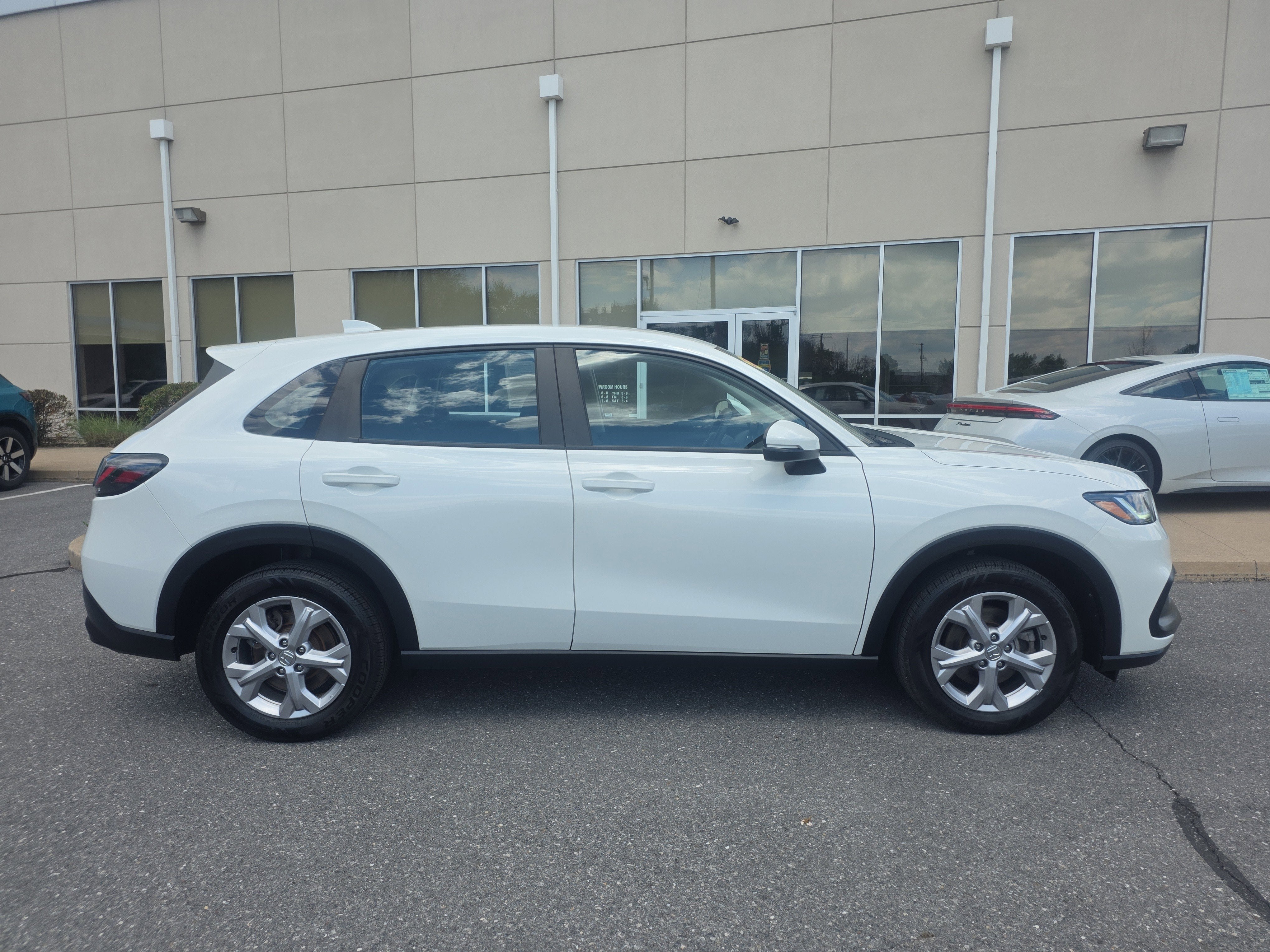 2024 Honda HR-V LX