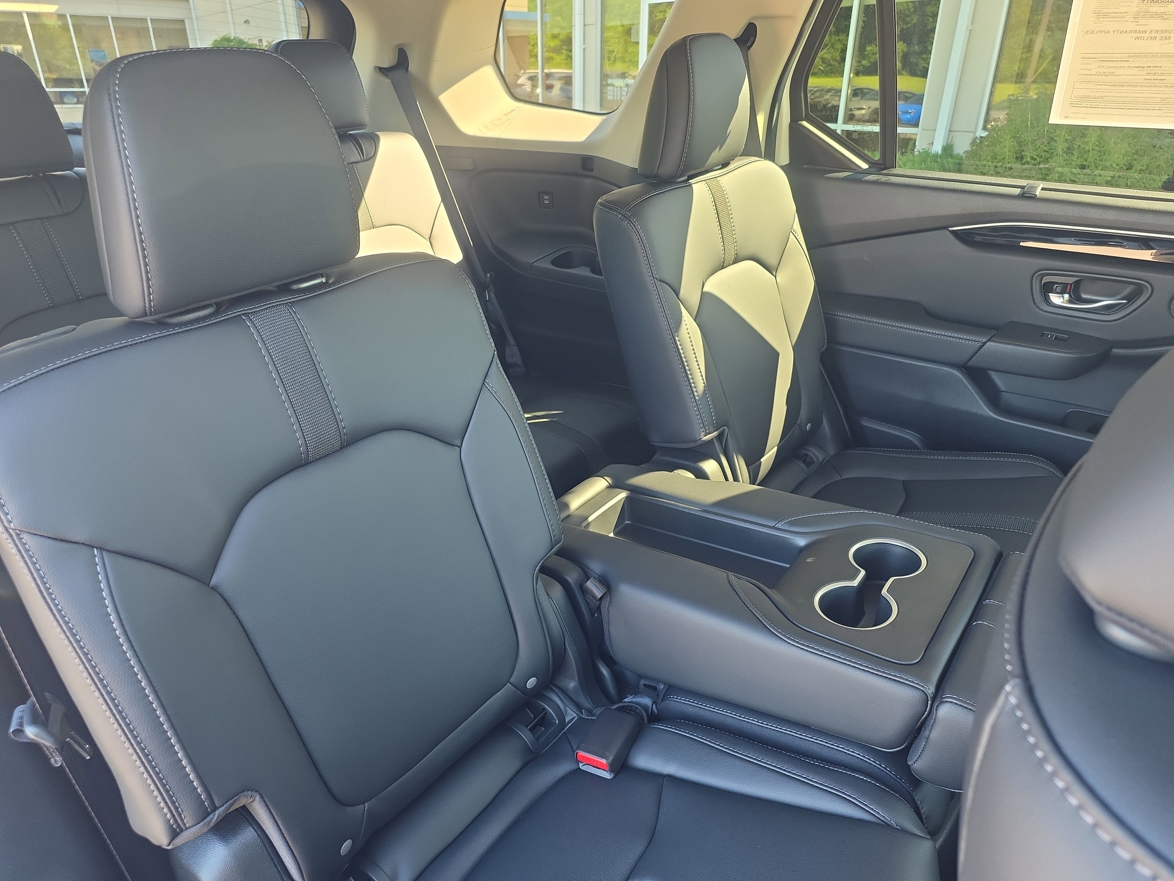 2025 Honda Pilot Base