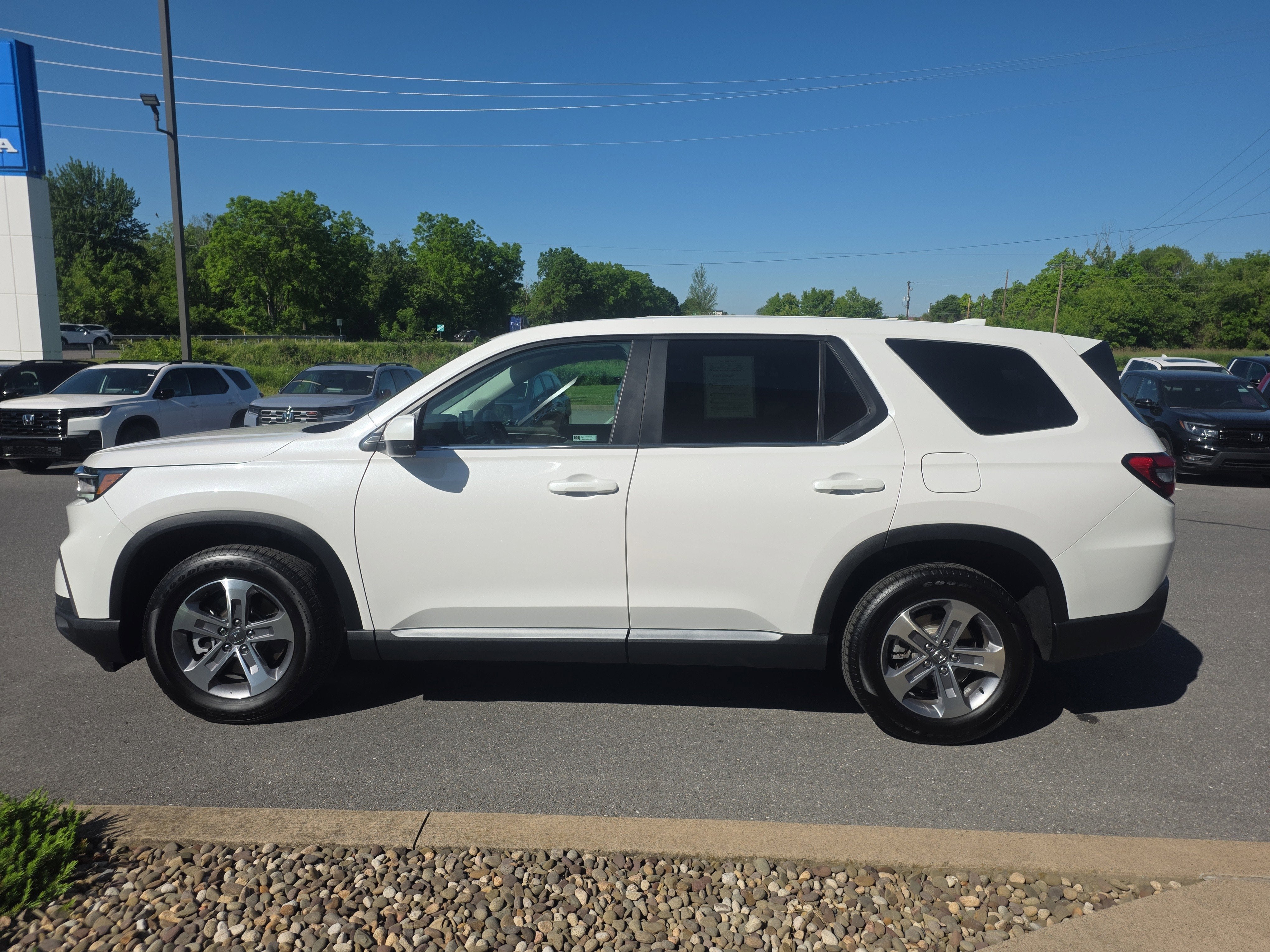 2025 Honda Pilot Base